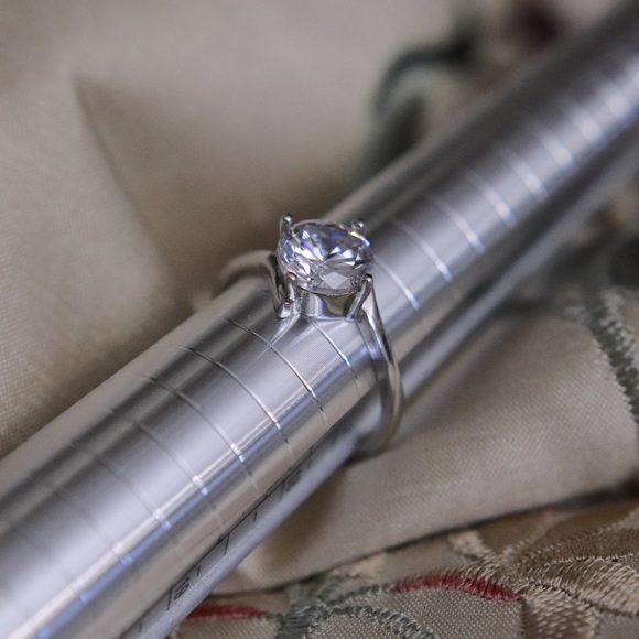 Sterling Silver 925 Cubic Zirconia Ring - Size 7 - Picture 5 of 7